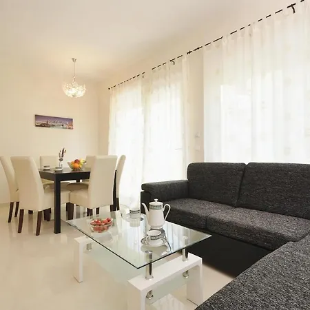 Holiday home Lovely In With Wifi *